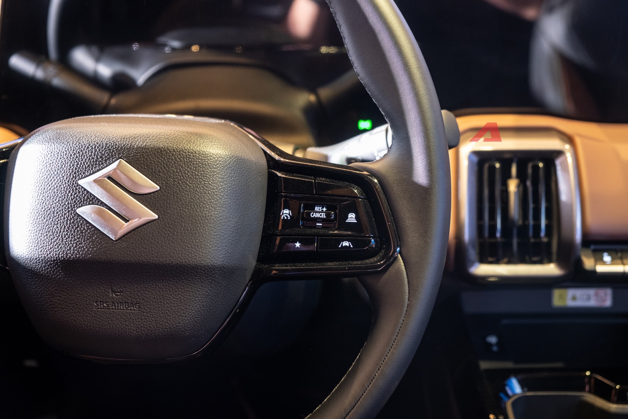 Suzuki eVitara xuất hiện ở Hà Nội: Dễ mở bán thời gian tới, đi được 430km/sạc, nội thất màn hình kép, cần số điện tử - Ảnh 10