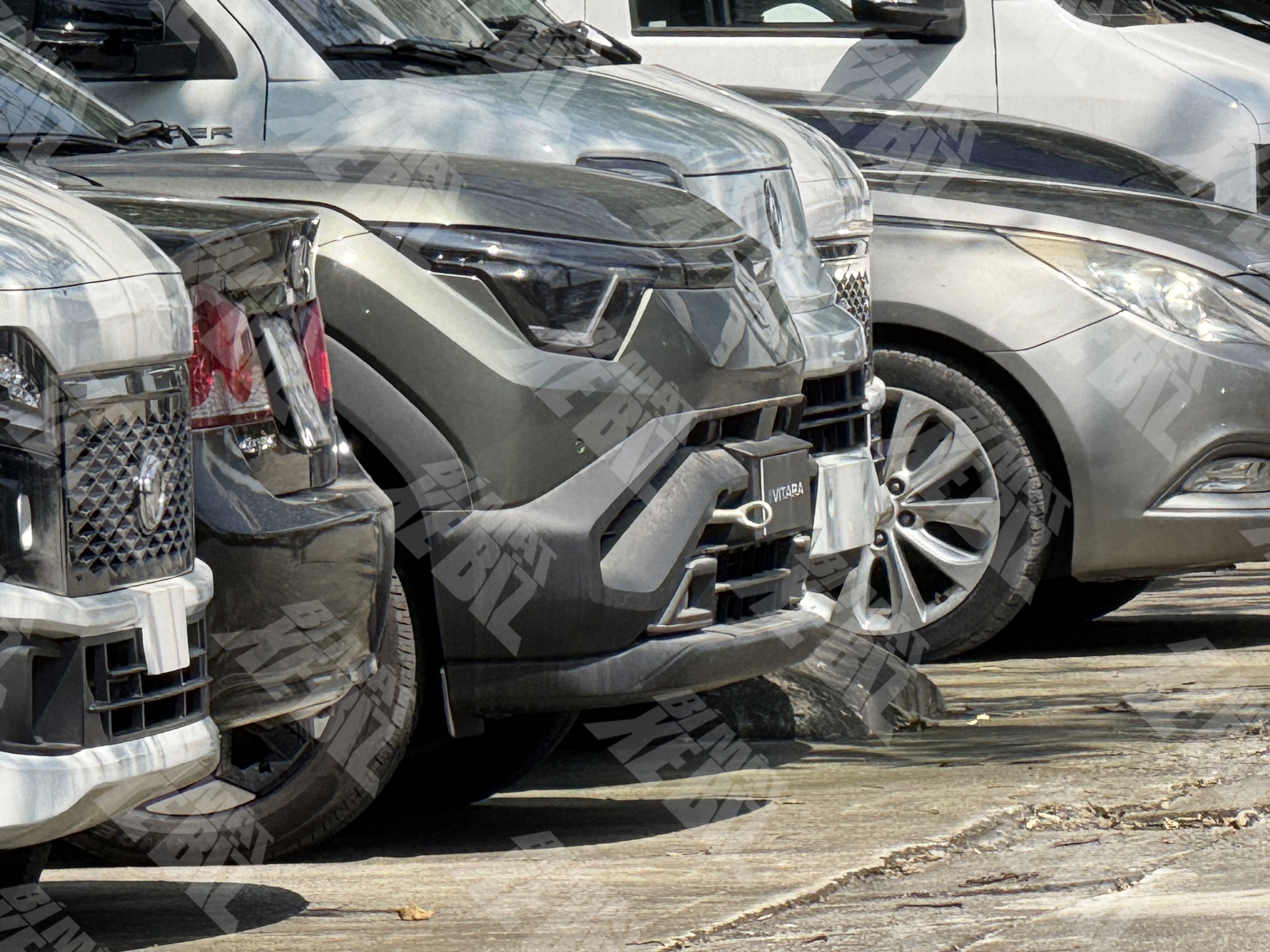 Suzuki eVitara xuất hiện ở Hà Nội: Dễ mở bán thời gian tới, đi được 430km/sạc, nội thất màn hình kép, cần số điện tử - Ảnh 3