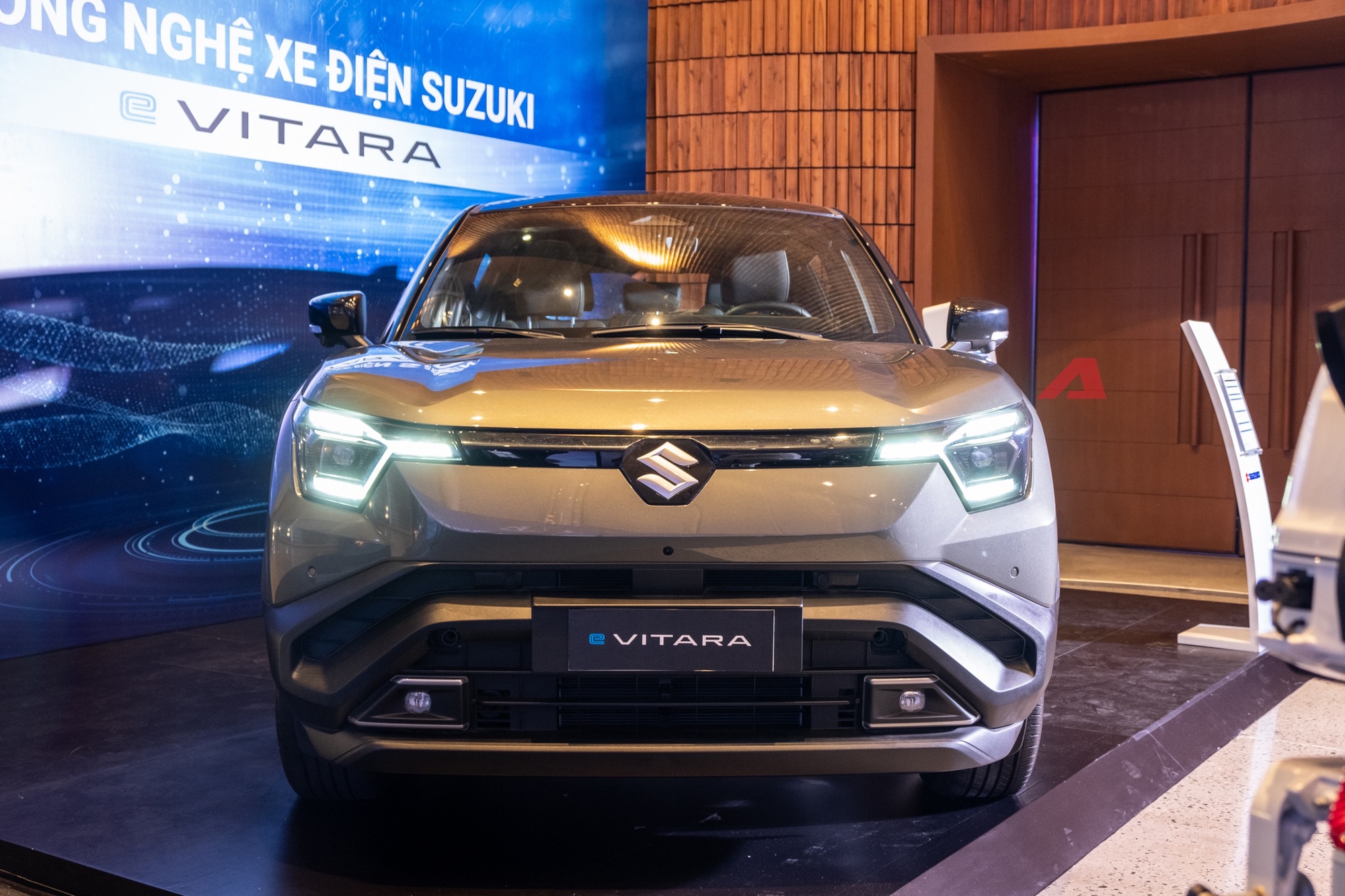 Suzuki eVitara xuất hiện ở Hà Nội: Dễ mở bán thời gian tới, đi được 430km/sạc, nội thất màn hình kép, cần số điện tử - Ảnh 5