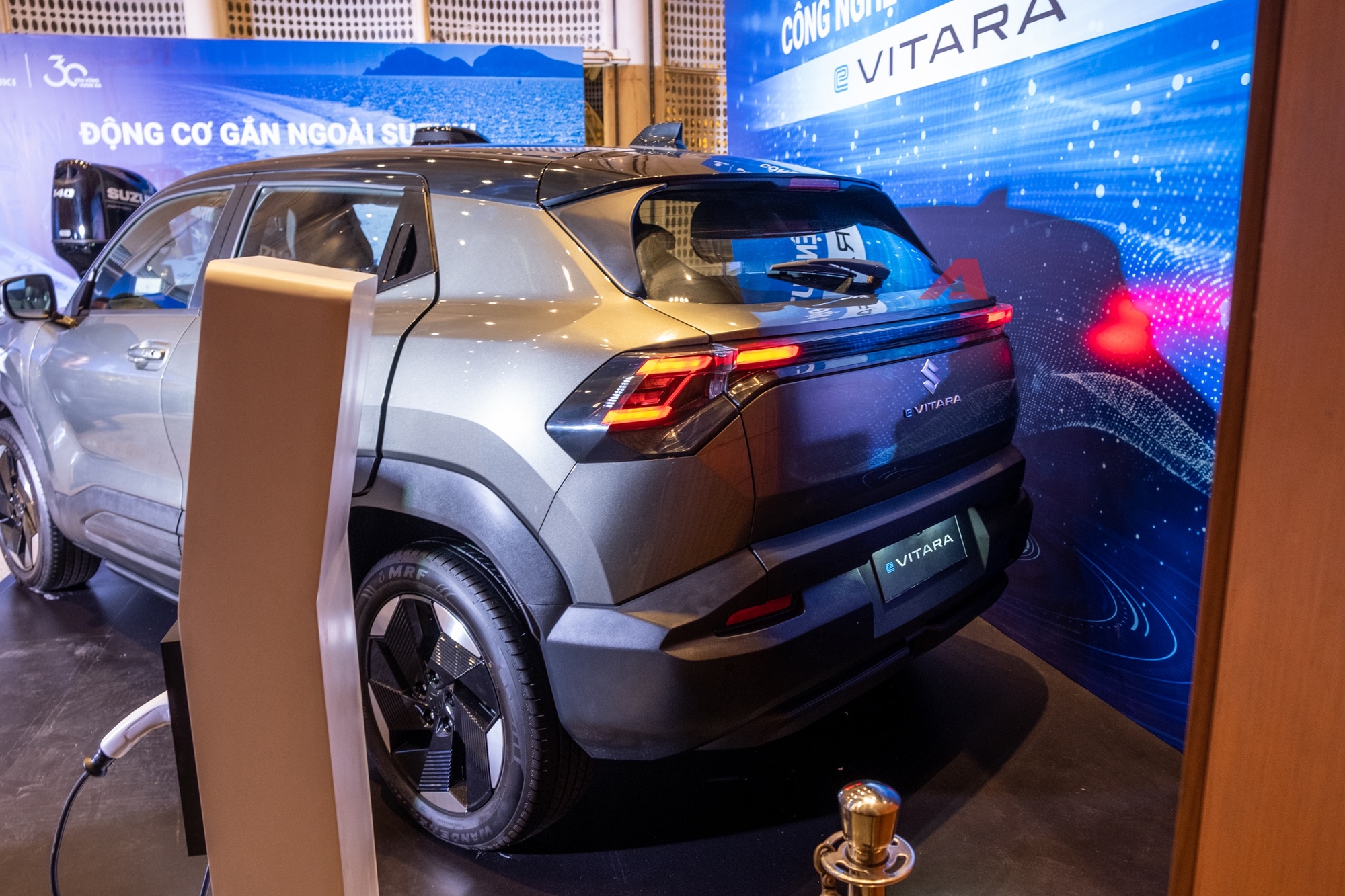 Suzuki eVitara xuất hiện ở Hà Nội: Dễ mở bán thời gian tới, đi được 430km/sạc, nội thất màn hình kép, cần số điện tử - Ảnh 6