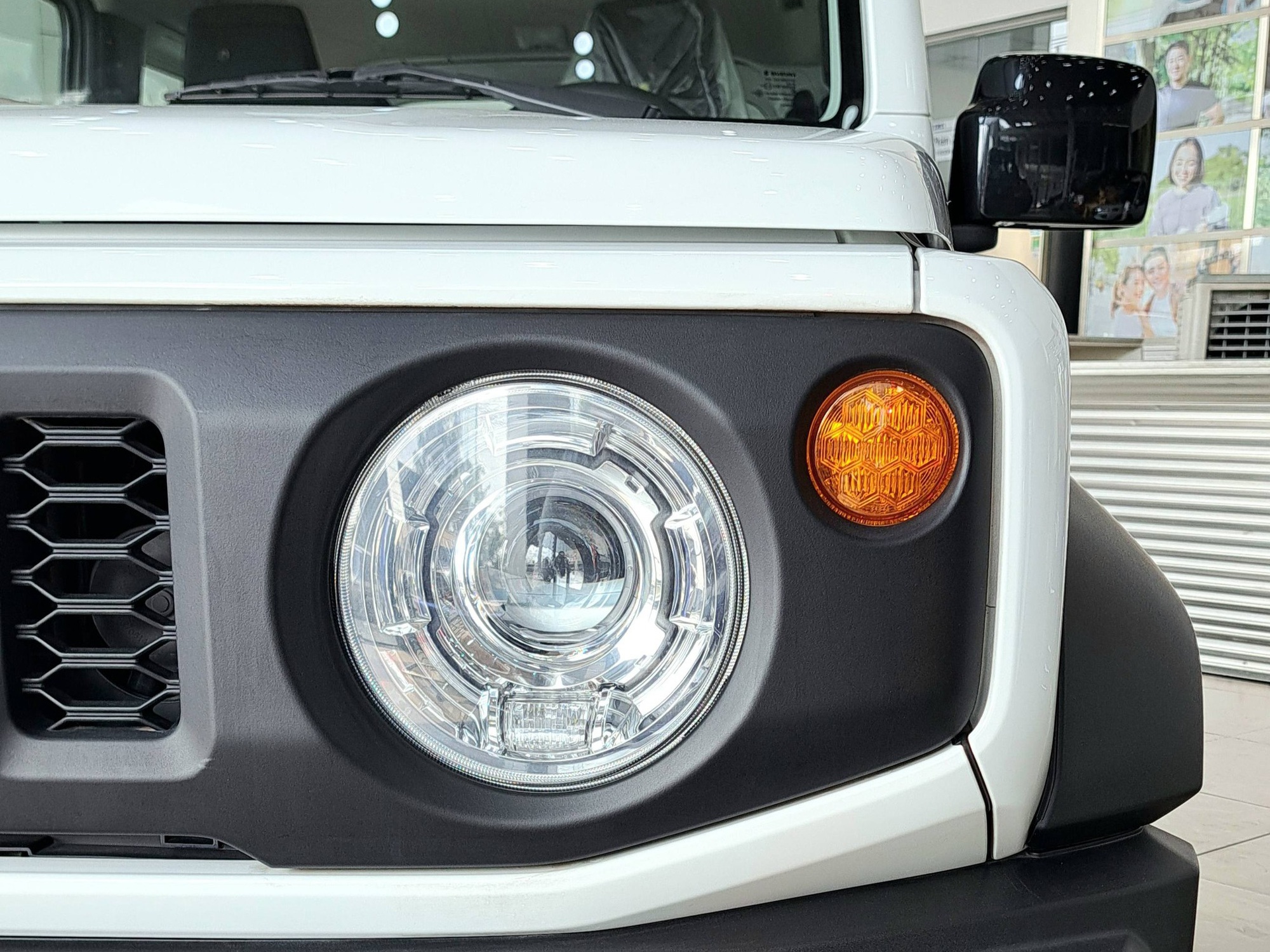 Suzuki Jimny giảm giá kỷ lục 140 triệu tại đại lý: Giá thực tế còn 649 triệu đồng, dễ tiếp cận hơn cho các dân chơi Việt thích off-road - Ảnh 4