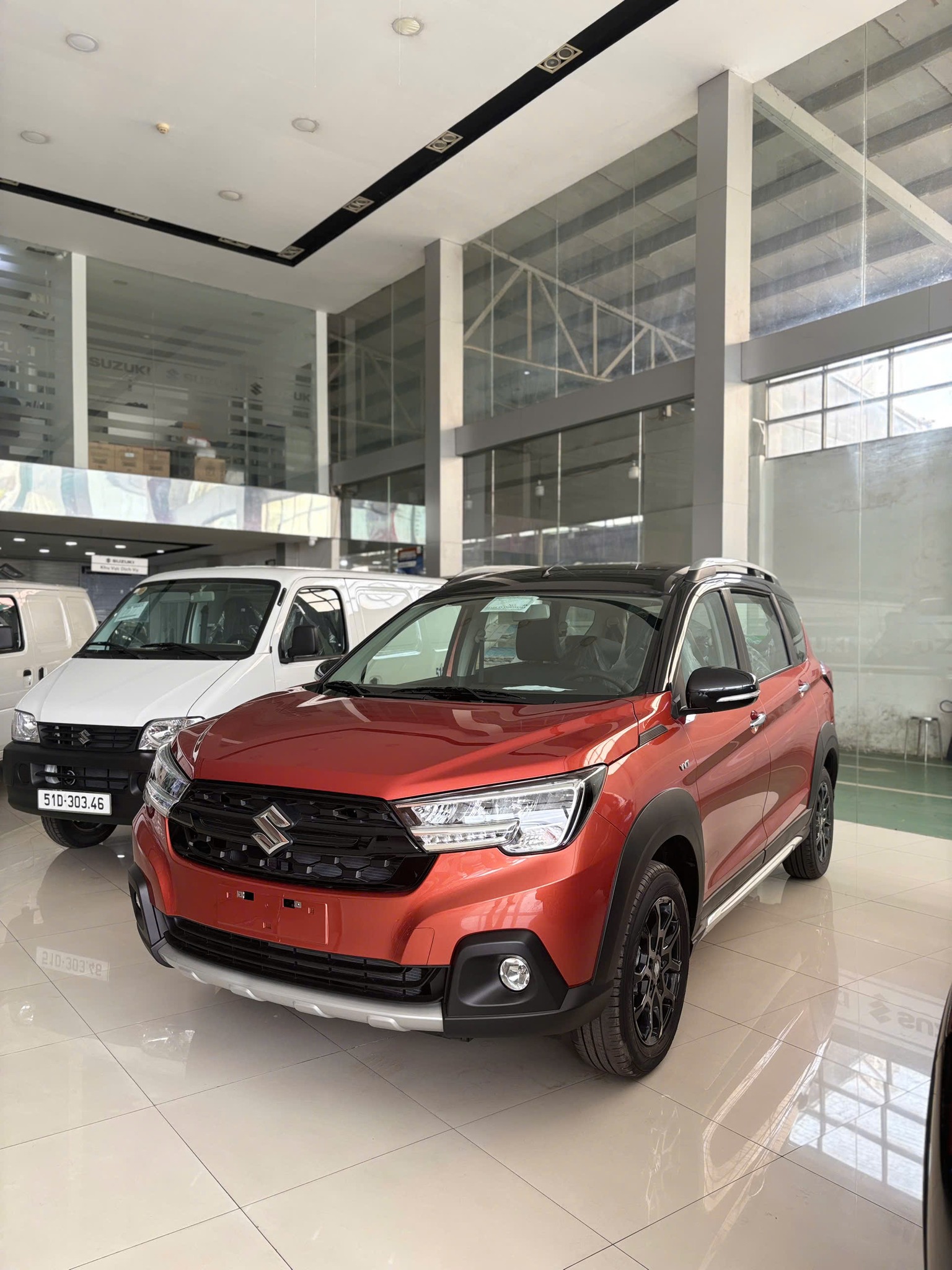 Hàng loạt MPV đua giảm giá, có mẫu ưu đãi tới cả trăm triệu, lăn bánh chỉ như giá niêm yết - Ảnh 9