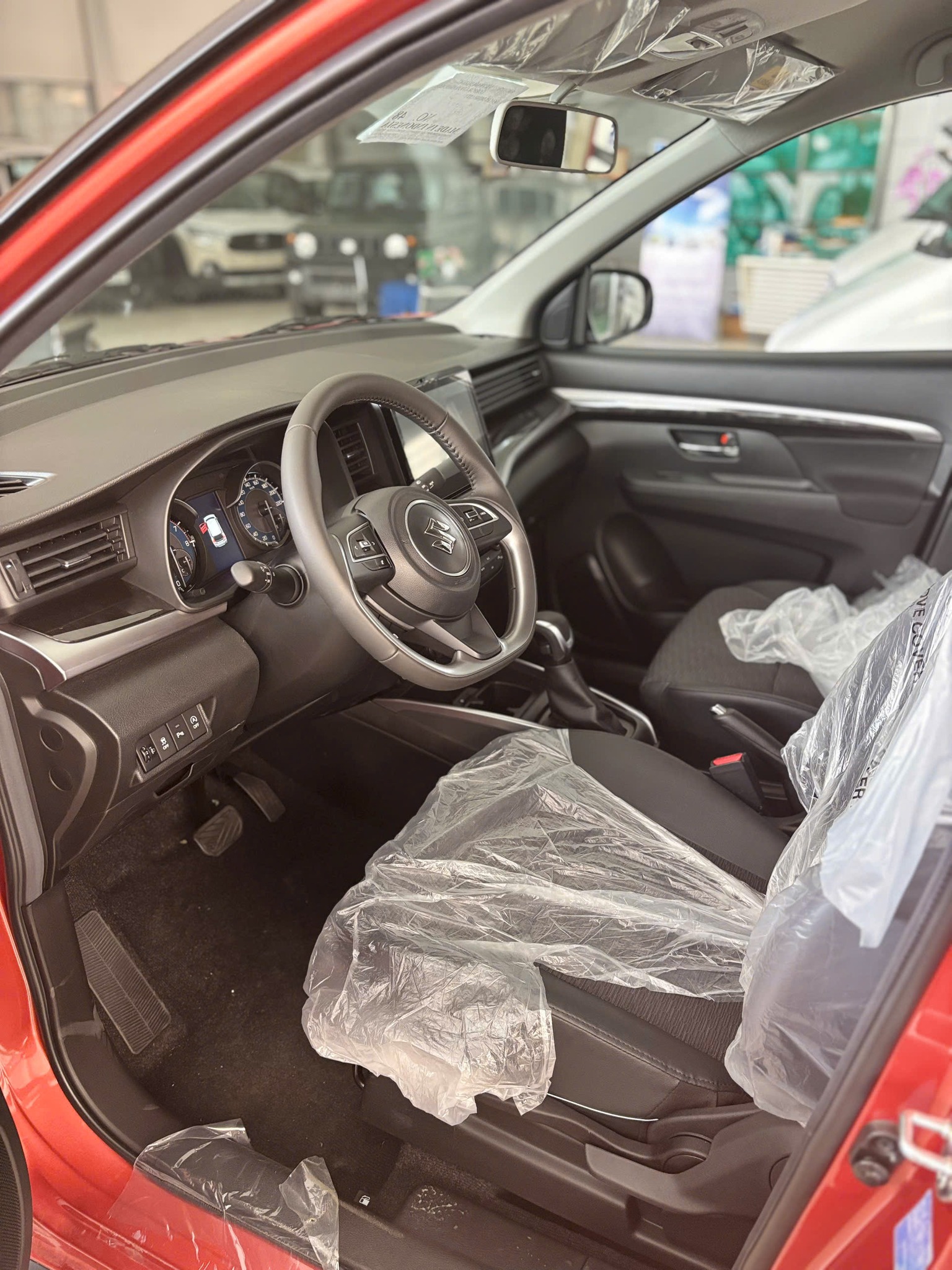 Hàng loạt MPV đua giảm giá, có mẫu ưu đãi tới cả trăm triệu, lăn bánh chỉ như giá niêm yết - Ảnh 10