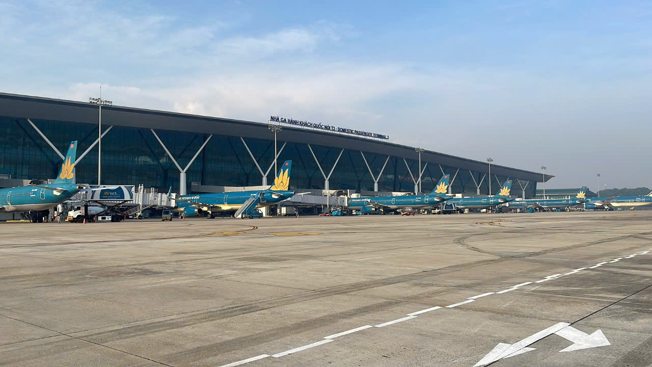 Chuyển 90% chuyến bay quốc tế từ Tân Sơn Nhất về sân bay Long Thành năm 2027 là quá tham vọng! - Ảnh 1