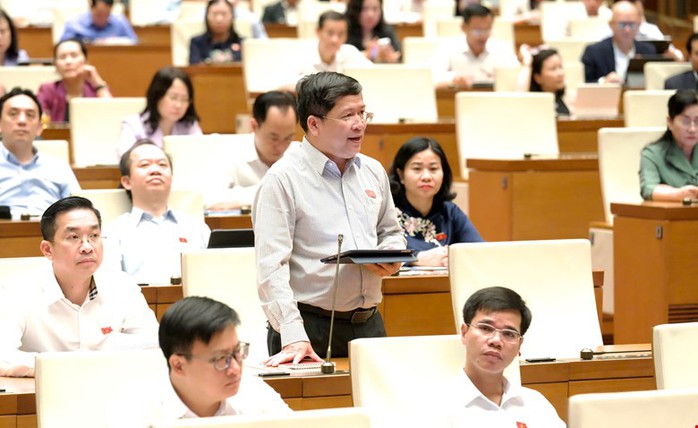 Đại biểu Quốc hội đề xuất giãn dân khu vực nội đô Hà Nội để khắc phục ô nhiễm không khí - Ảnh 1