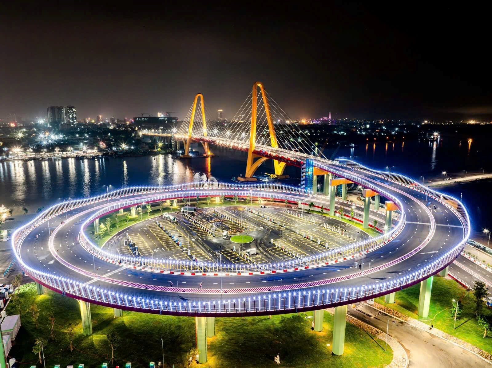 Cây cầu 2.300 tỷ do doanh nghiệp của tỷ phú Phạm Nhật Vượng xây dựng, sở hữu kỷ lục chưa từng có về tốc độ xây dựng công trình bắc qua sông Cấm - Ảnh 3