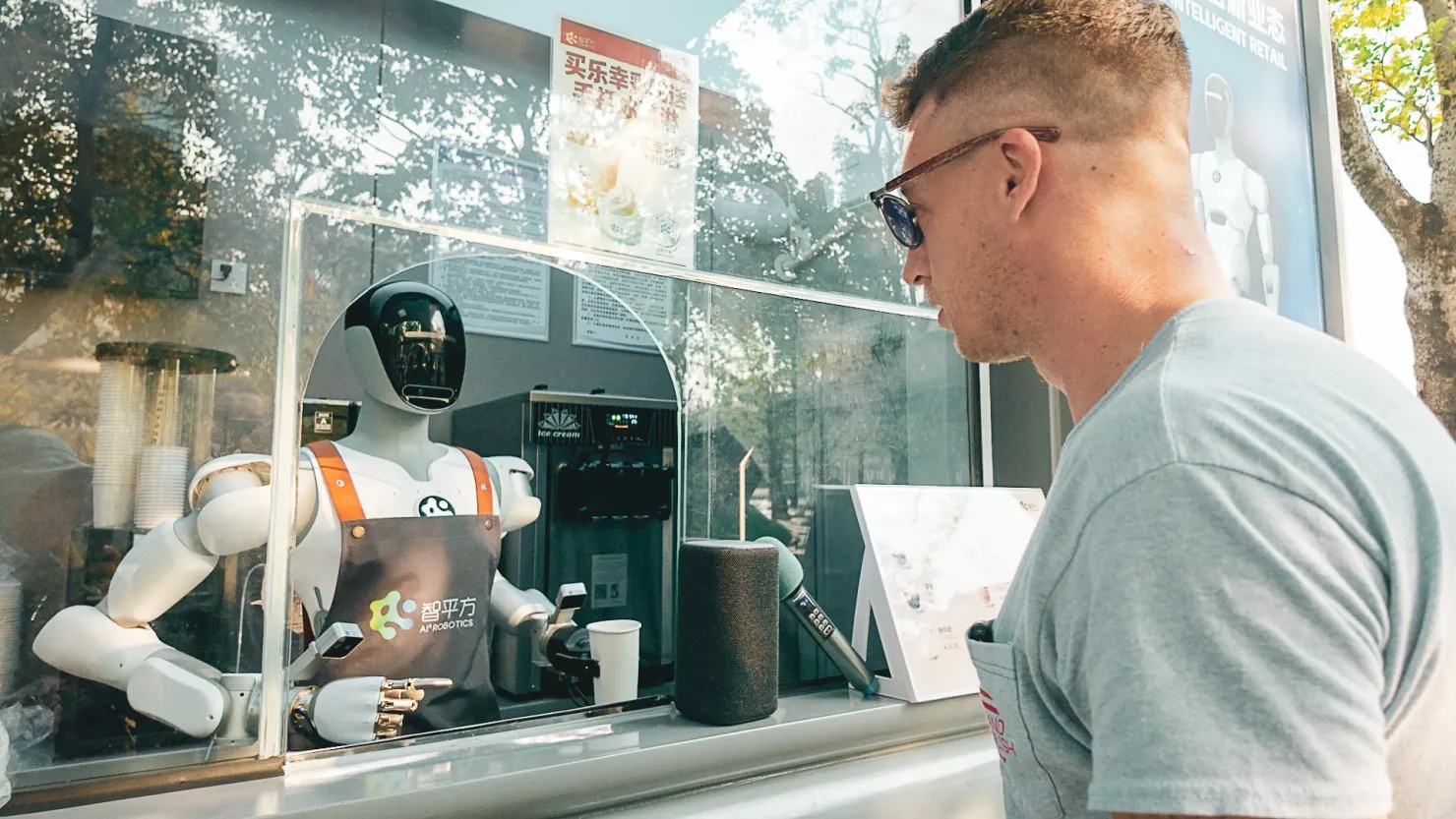 Người đàn ông quyết định rời Mỹ sang Trung Quốc: Như sống trong tương lai, đây mới là "Giấc mơ Mỹ" của tôi - Ảnh 3