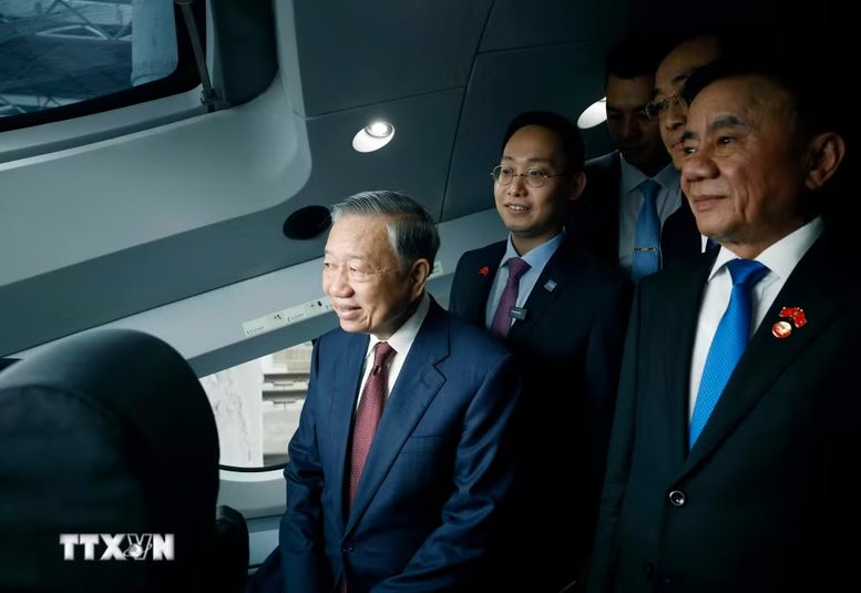 Trên tàu đến Nam Ninh, Tổng Bí thư, Chủ tịch nước Tô Lâm đề nghị gì lãnh đạo lĩnh vực Trung Quốc top 1 TG? - Ảnh 3