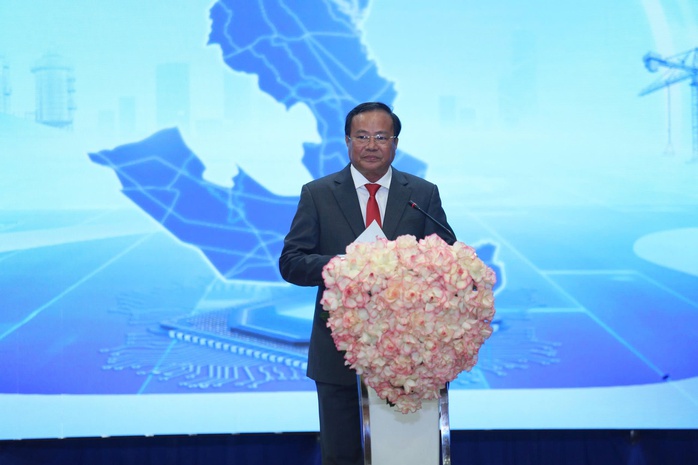 Tây Ninh công bố điều chỉnh quy hoạch tỉnh, sẽ có 3 trung tâm và 6 hành lang kinh tế - Ảnh 1