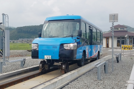 Quên Tesla đi, Nhật Bản sở hữu hàng loạt siêu phương tiện độc đáo chứa đầy “công nghệ” thách thức mọi địa hình - Ảnh 1