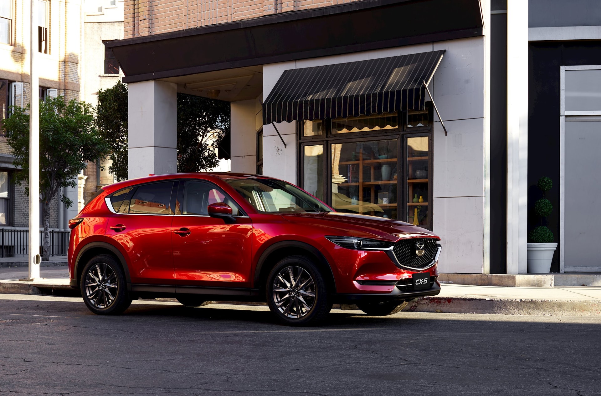 Ngôi 'vua phân khúc' của Mazda CX-5 lung lay dữ dội - Ảnh 3
