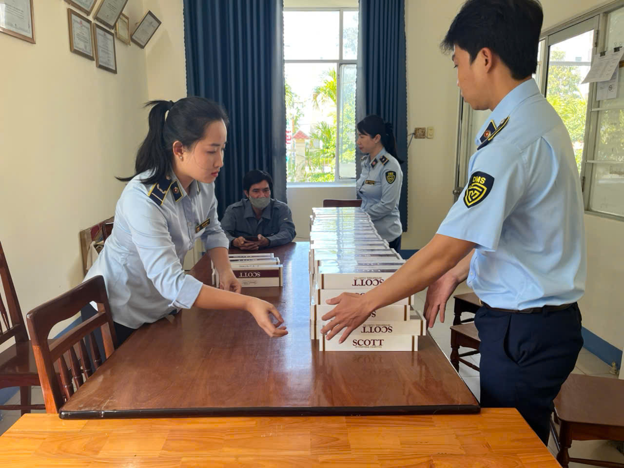 Kiểm tra bất ngờ một loạt tiểu thương: Tịch thu hàng nghìn tấn sản phẩm sai phạm, có người bị phạt 125 triệu đồng - Ảnh 2