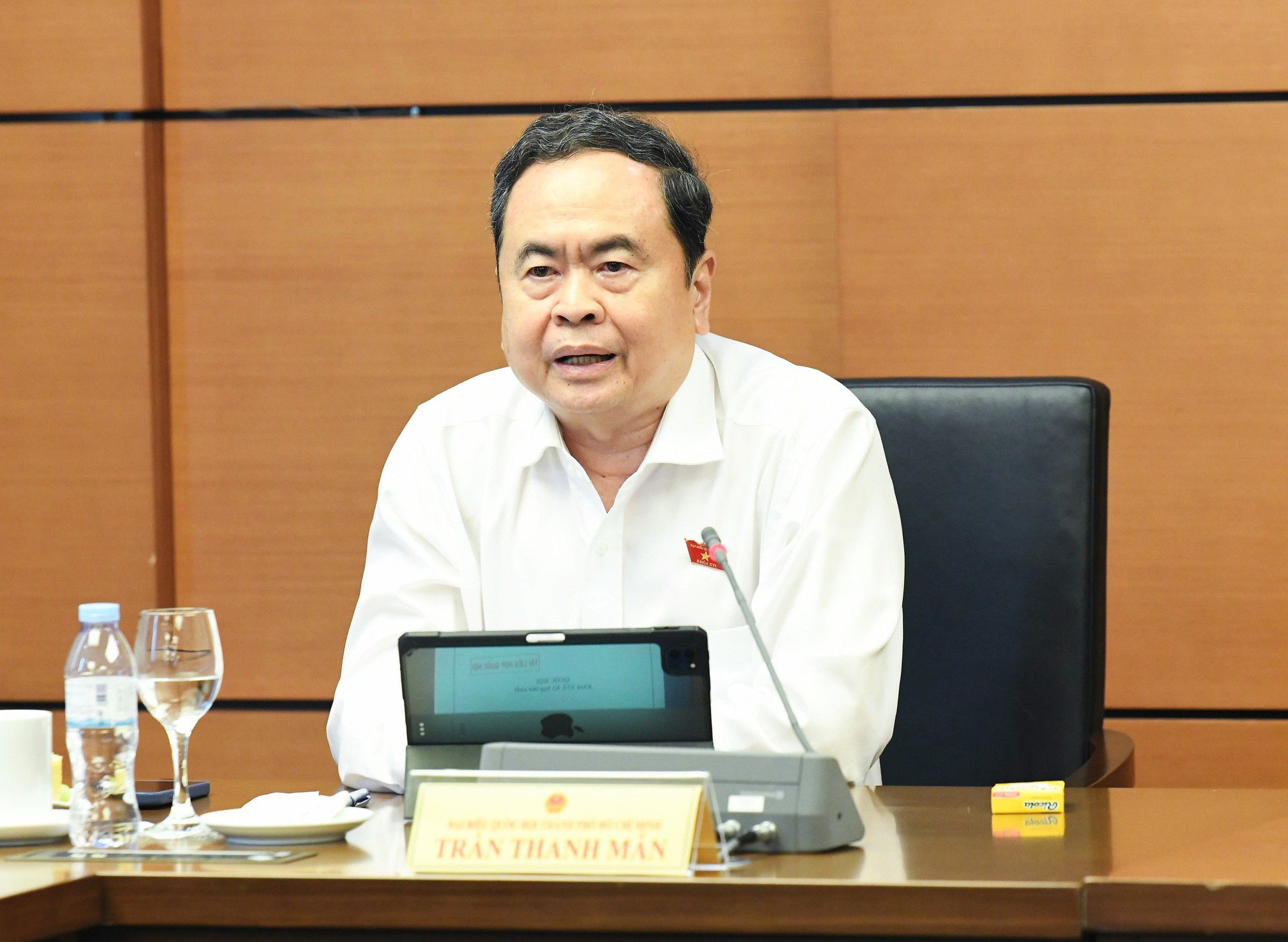 Chủ tịch Quốc hội: Nhiều công trình, sao Nhà nước làm thì chậm nhưng tư nhân làm rất nhanh? - Ảnh 1