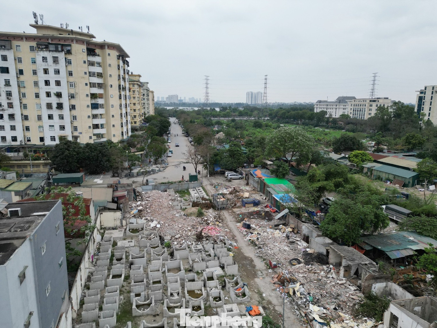 'Đục' thông tuyến đường nối đường Tam Trinh với đường Giải Phóng - Ảnh 1