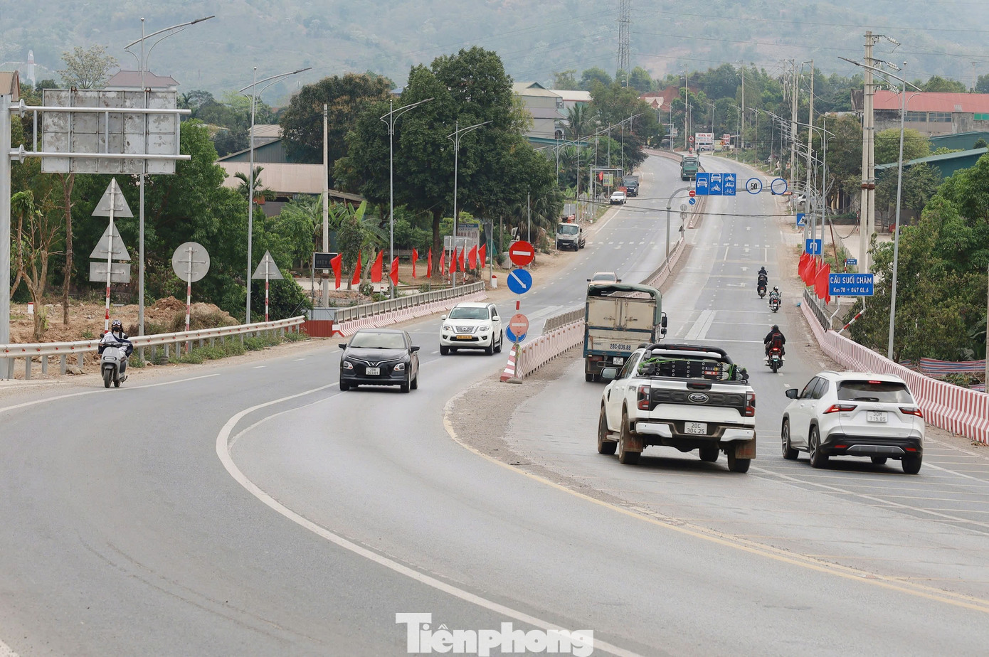 Diện mạo tuyến giao thông mới hoàn thành tại cửa ngõ Tây Bắc - Ảnh 8