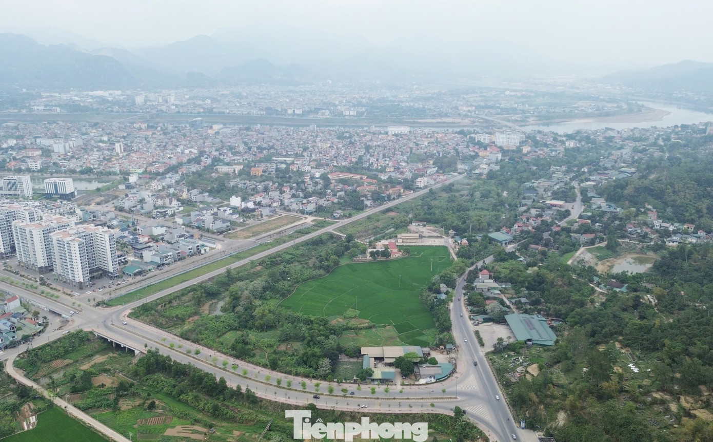 Diện mạo tuyến giao thông mới hoàn thành tại cửa ngõ Tây Bắc - Ảnh 1