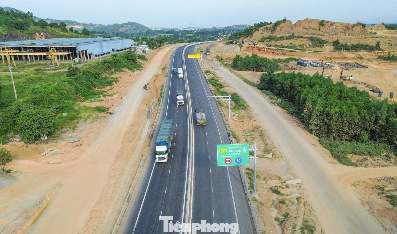 Lý do cấm ô tô khách, xe tải nặng đi cao tốc La Sơn - Hòa Liên - Ảnh 1