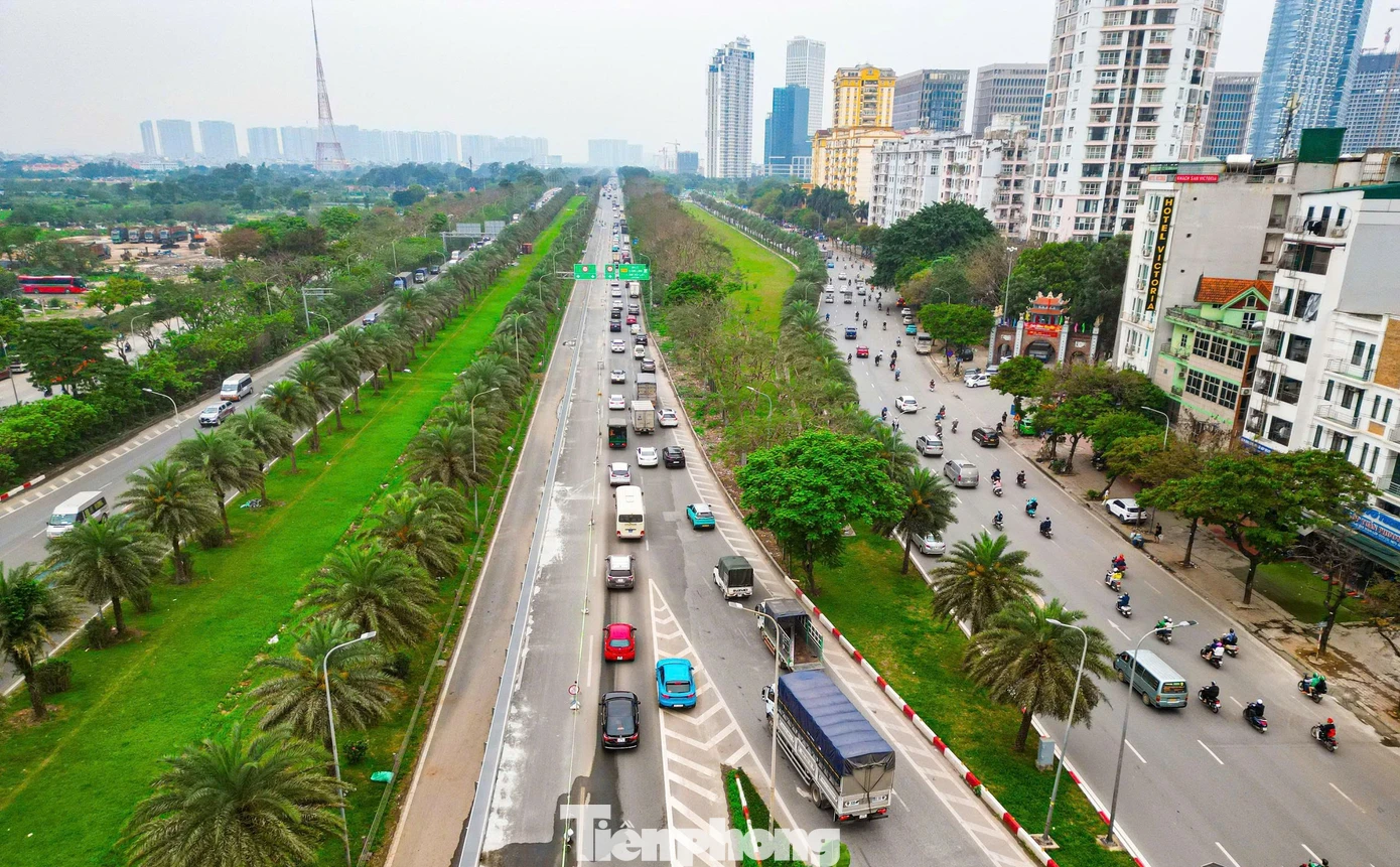 Rào chắn gần 700m Đại lộ Thăng Long để thi công Metro số 5 - Ảnh 10