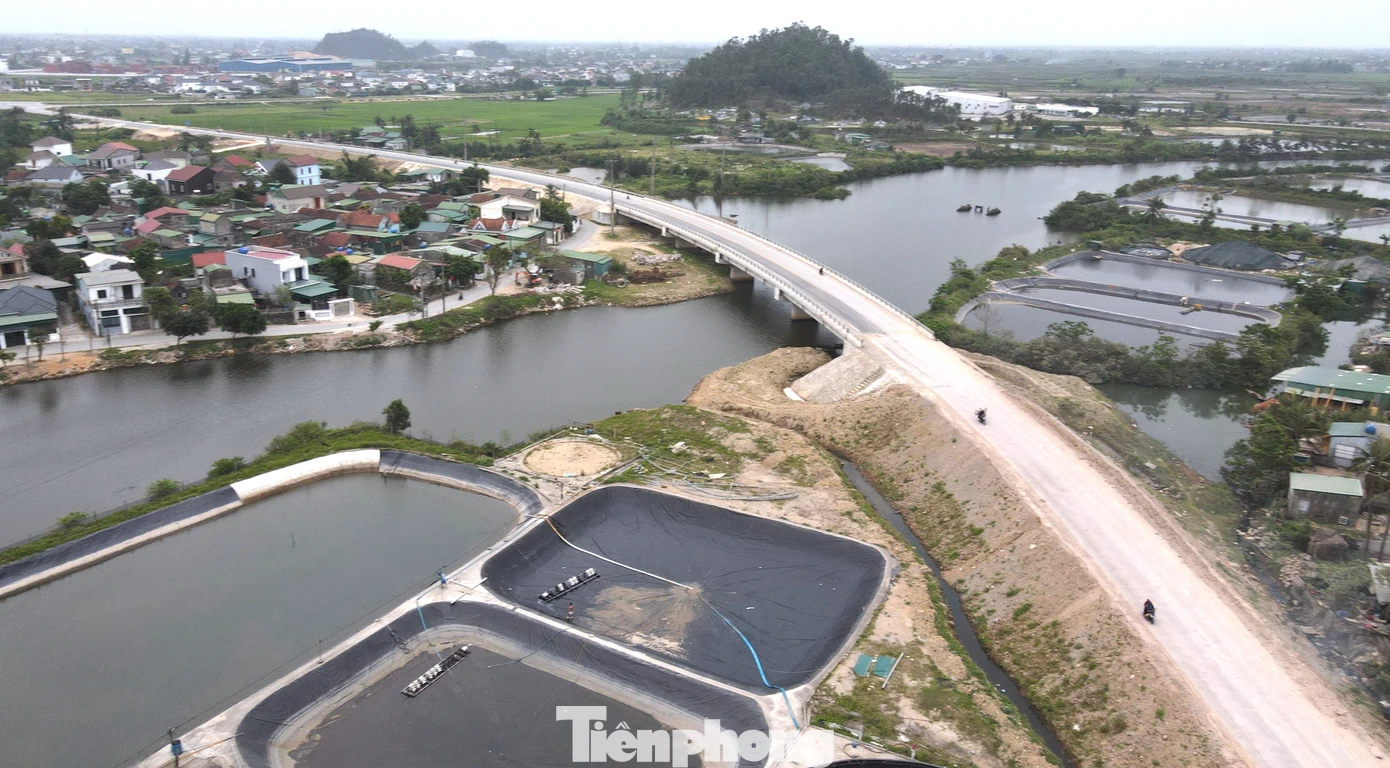 Sắp hoàn thành dự án đường ven biển gần 5.000 tỷ đồng ở Nghệ An - Ảnh 11