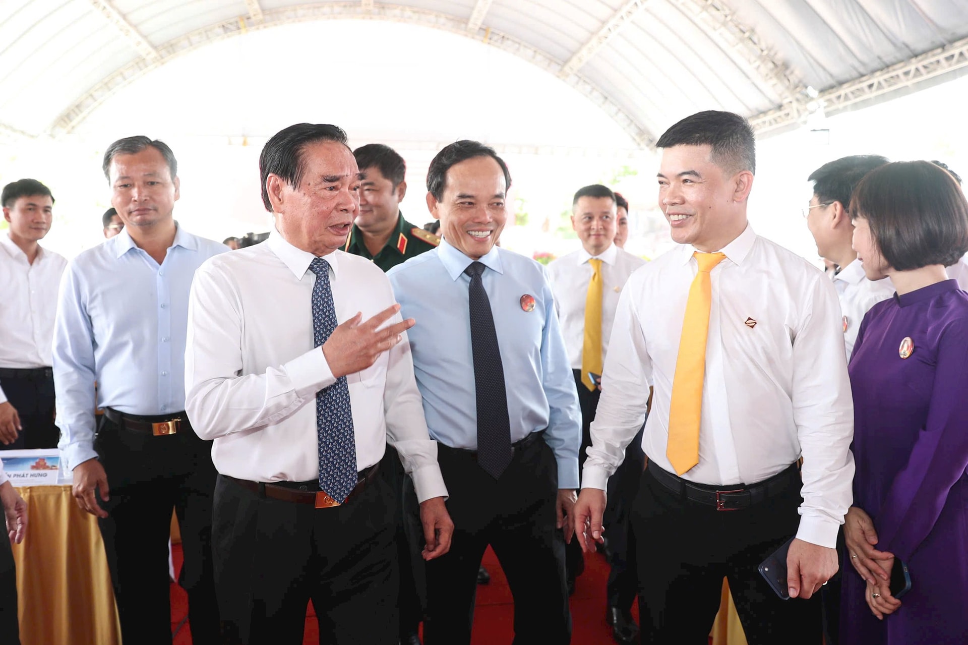 VN vừa chứng kiến 1 kỷ lục hơn 280.000 tỷ ở TP giàu nhất cả nước: Vingroup, Sun Group, Thaco “xuất quân” - Ảnh 1