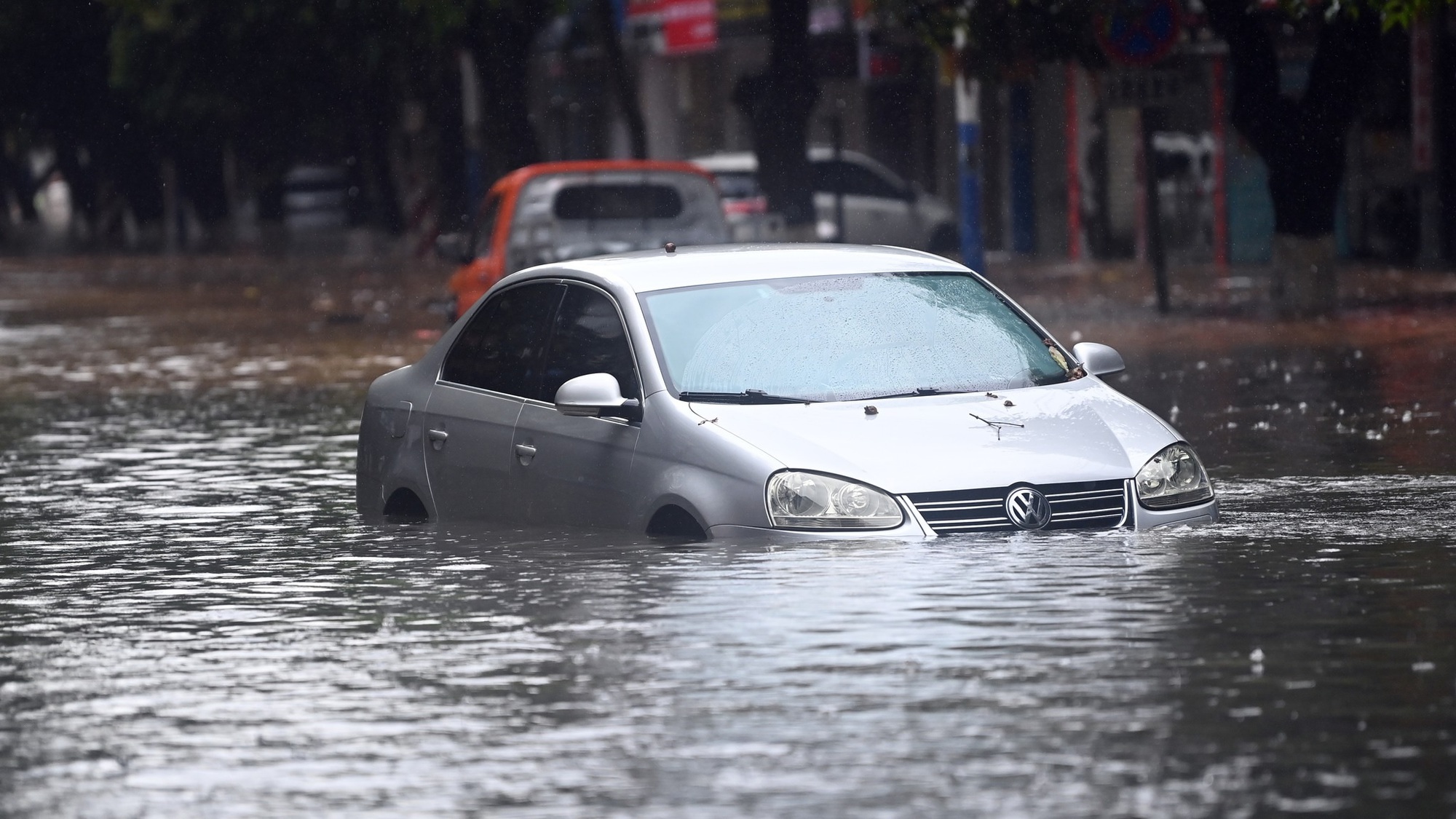 Mưa lớn kỷ lục trong 10 năm qua, Khâm Châu - Trung Quốc ngập kinh hoàng - Ảnh 7