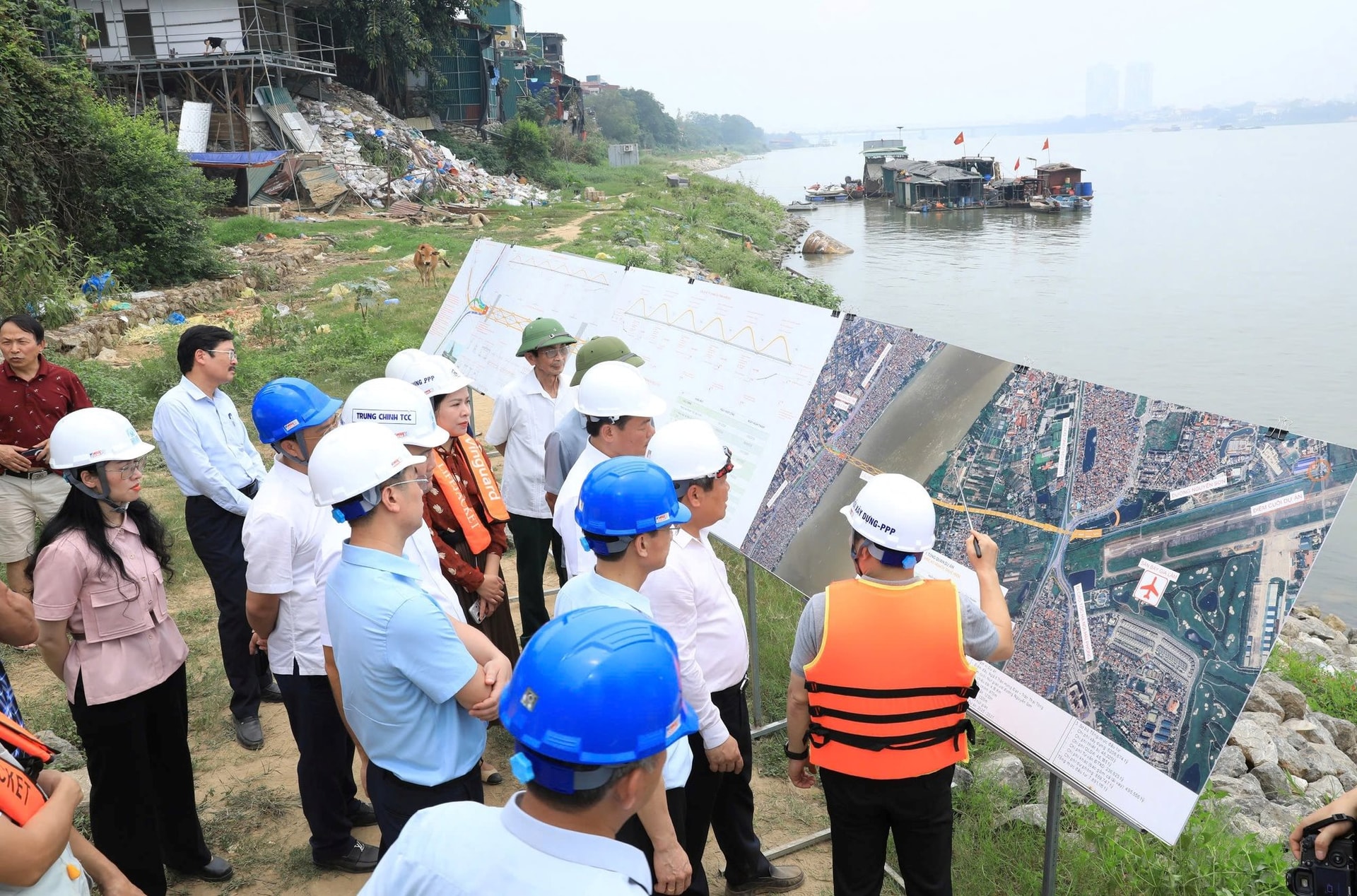 Tin vui cho người dân Hà Nội: "Siêu" cầu vượt sông Hồng 16.200 tỷ đồng nối khu phố cổ với Long Biên do Sun Group triển khai sẽ chính thức hoàn thành sau 1 năm nữa - Ảnh 1