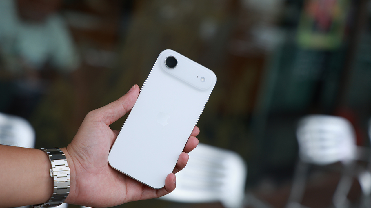 iPhone 17 đang giảm giá chưa từng có, iPhone Air chạm đáy mới - Ảnh 2