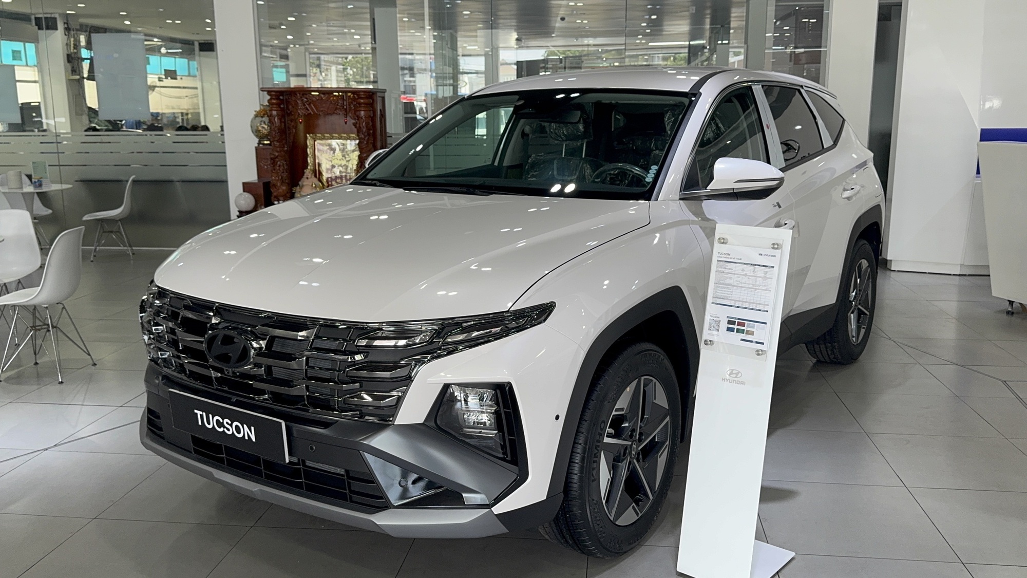 Doanh số xe chạy dầu diesel giảm một nửa, đại lý tồn kho lớn - Ảnh 3