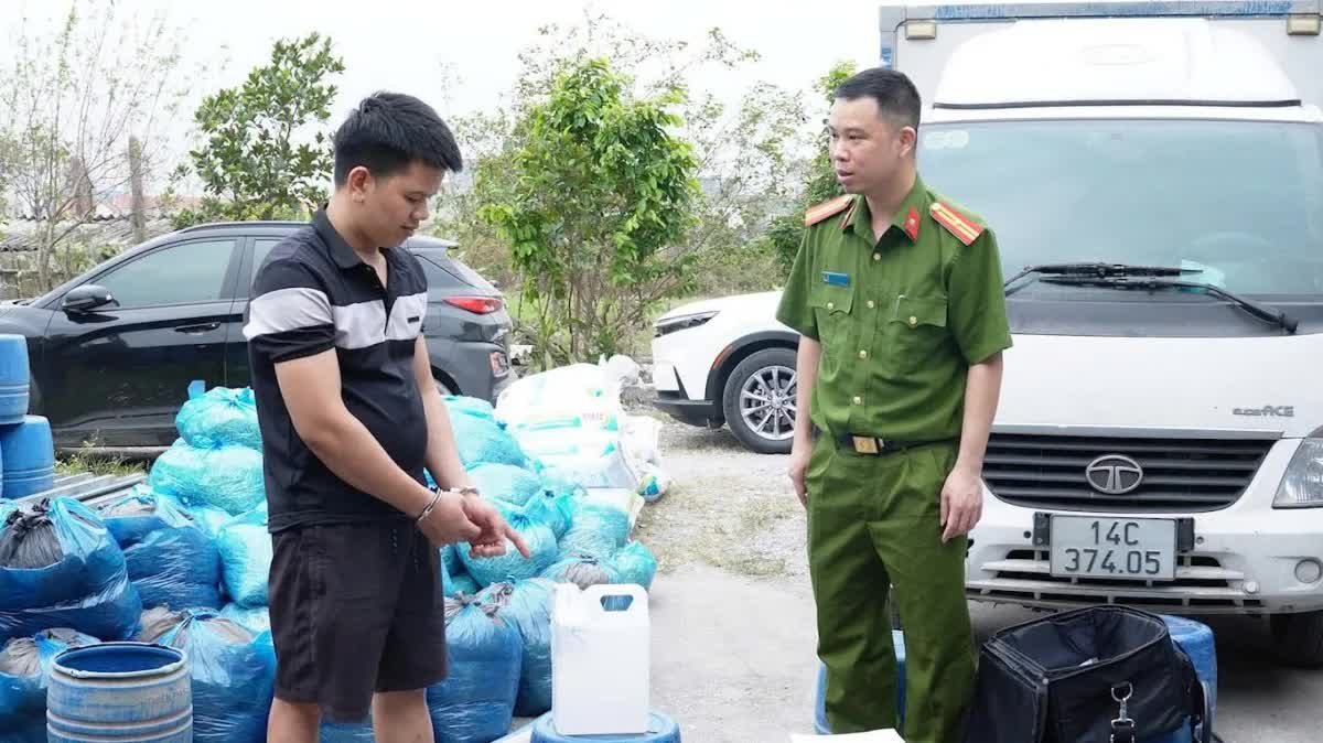 Đột kích xưởng sản xuất giá đỗ sử dụng chất cấm tại Quảng Ninh, thu giữ 4 tấn hàng - Ảnh 3