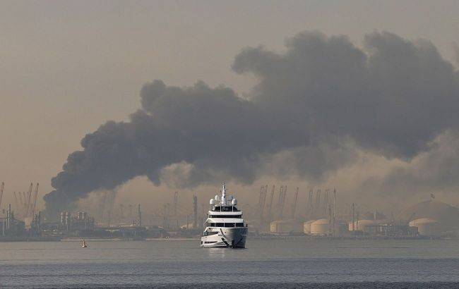 UAE cân nhắc hỗ trợ Mỹ 'phá vỡ' phong tỏa eo biển Hormuz - Ảnh 1