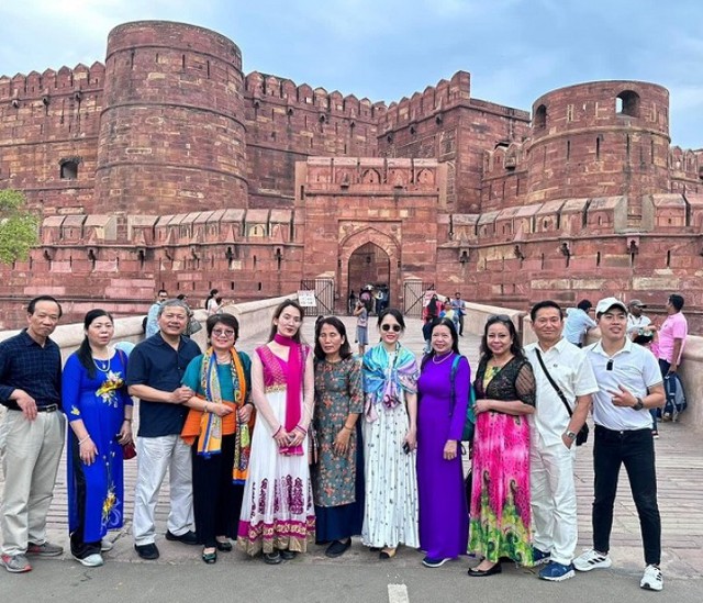 Tin mới: Một quốc gia bỏ khai báo giấy, khách Việt khi nhập cảnh chỉ cần điền thông tin online - Ảnh 4