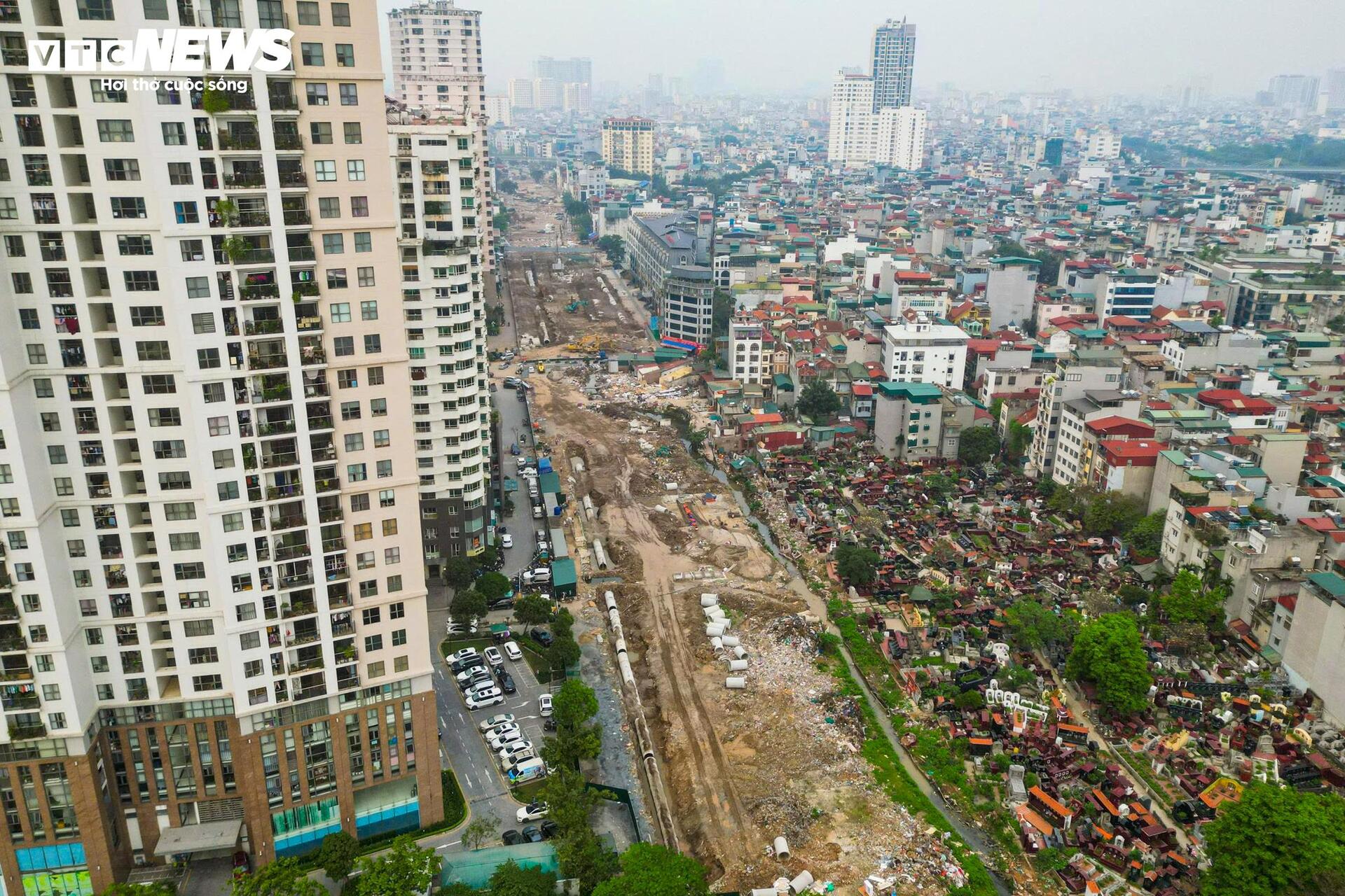 Công trường Vành đai 2,5 qua Cầu Giấy rầm rộ thi công sau khi gỡ vướng mặt bằng - Ảnh 14