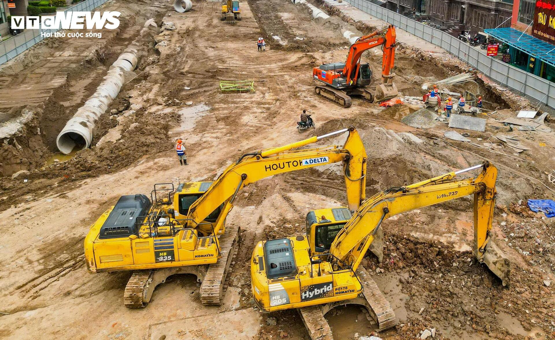 Công trường Vành đai 2,5 qua Cầu Giấy rầm rộ thi công sau khi gỡ vướng mặt bằng - Ảnh 8