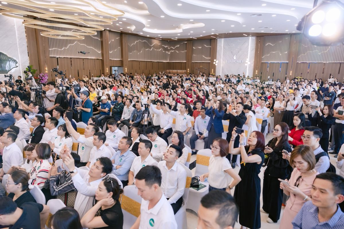 Vinhomes Global Gate Hạ Long lập kỷ lục vô tiền khoáng hậu: Nhận hơn 5.000 booking chỉ sau 24h ra mắt - Ảnh 2