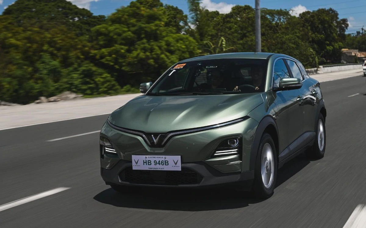 Tỷ phú Phạm Nhật Vượng đón tin vui bất ngờ: Doanh số xe điện tăng vọt 250%, đứng top ở 1 quốc gia Đông Nam Á