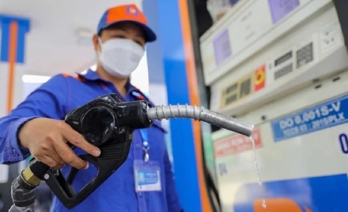 Việt Nam chi gần 3 tỷ USD nhập khẩu xăng dầu - Ảnh 1