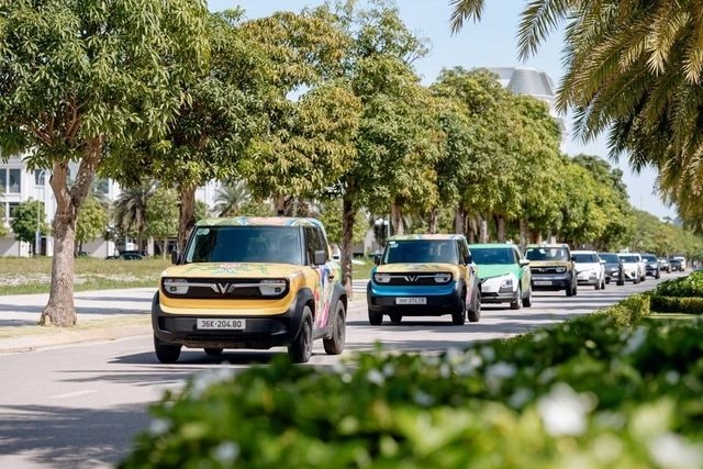 Cổ đông hỏi đường về xăng, tỷ phú Phạm Nhật Vượng khẳng định: “VinFast sẽ mãi mãi là hãng xe điện” - Ảnh 3