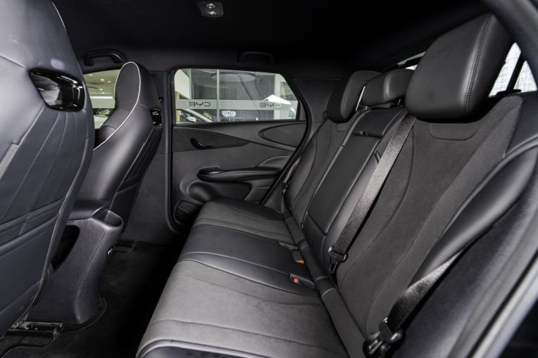 BYD vừa làm một việc lạ tại Việt Nam: Ra mắt bản nâng cấp của một mẫu EV, đi xa hơn nhưng giá rẻ hơn 100 triệu - Ảnh 6