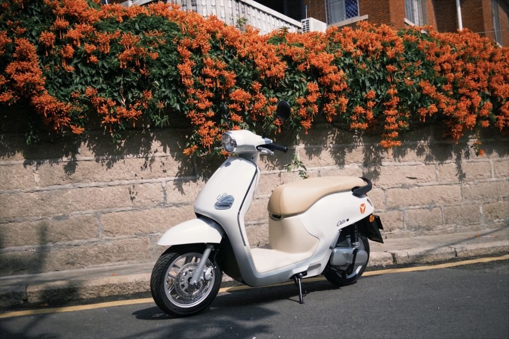 Ngang giá với Honda Vision, đây là 5 xe máy điện đáng mua nhất - có mẫu đi được hơn 260km khi đầy pin - Ảnh 4