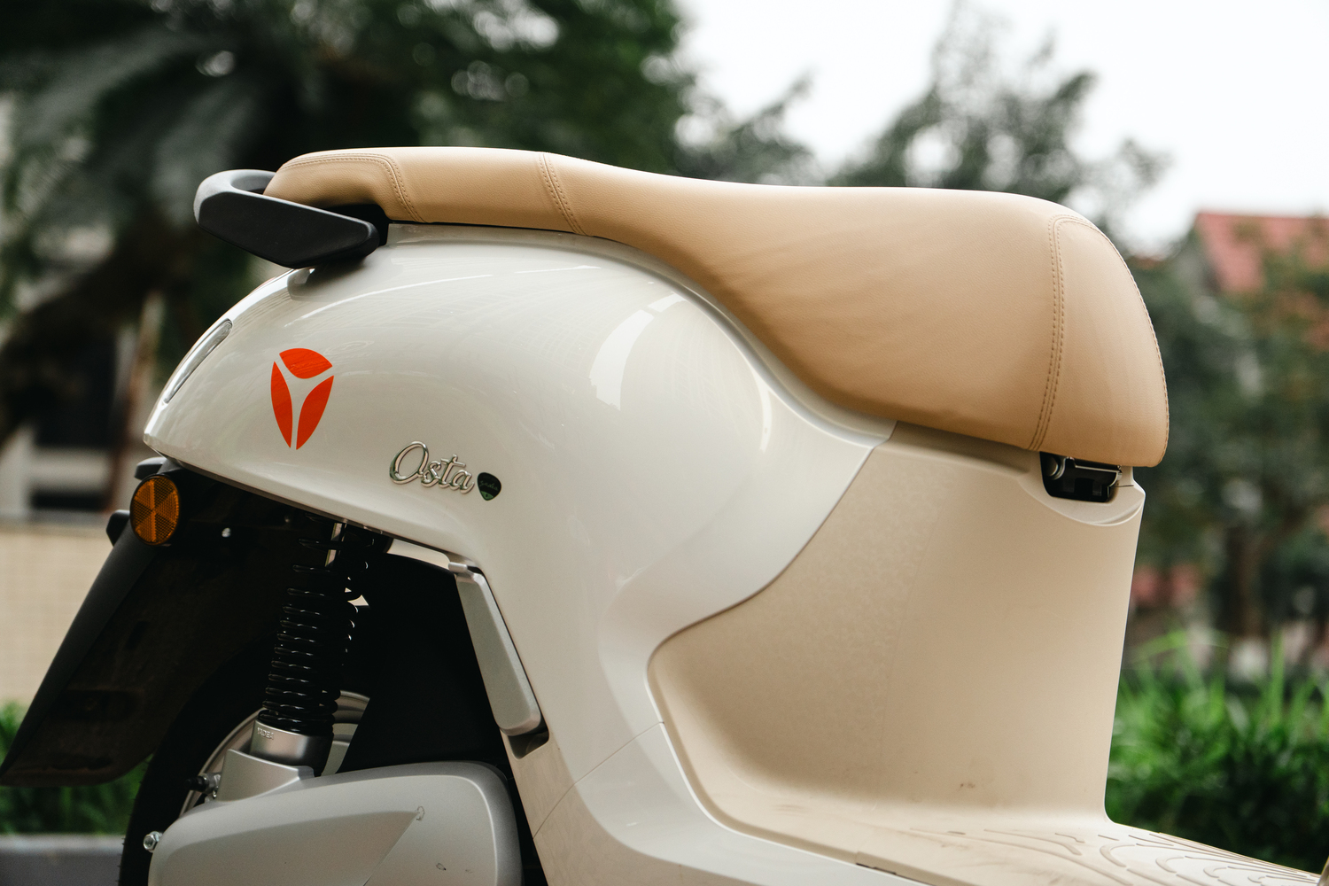 Đánh giá Yadea Osta: Xe máy điện dễ dùng nhưng còn điểm cần cải thiện để thuận tiện hơn - Ảnh 5