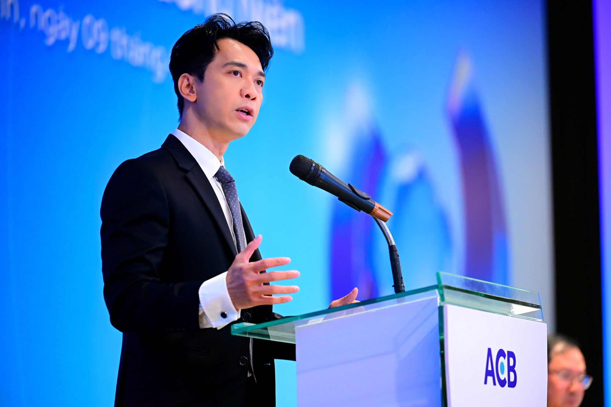 Chủ tịch ACB Trần Hùng Huy: Trong một thế giới nhiều biến động, lợi thế không thuộc về những tổ chức phản ứng nhanh nhất mà thuộc về những tổ chức chuẩn bị tốt nhất - Ảnh 1