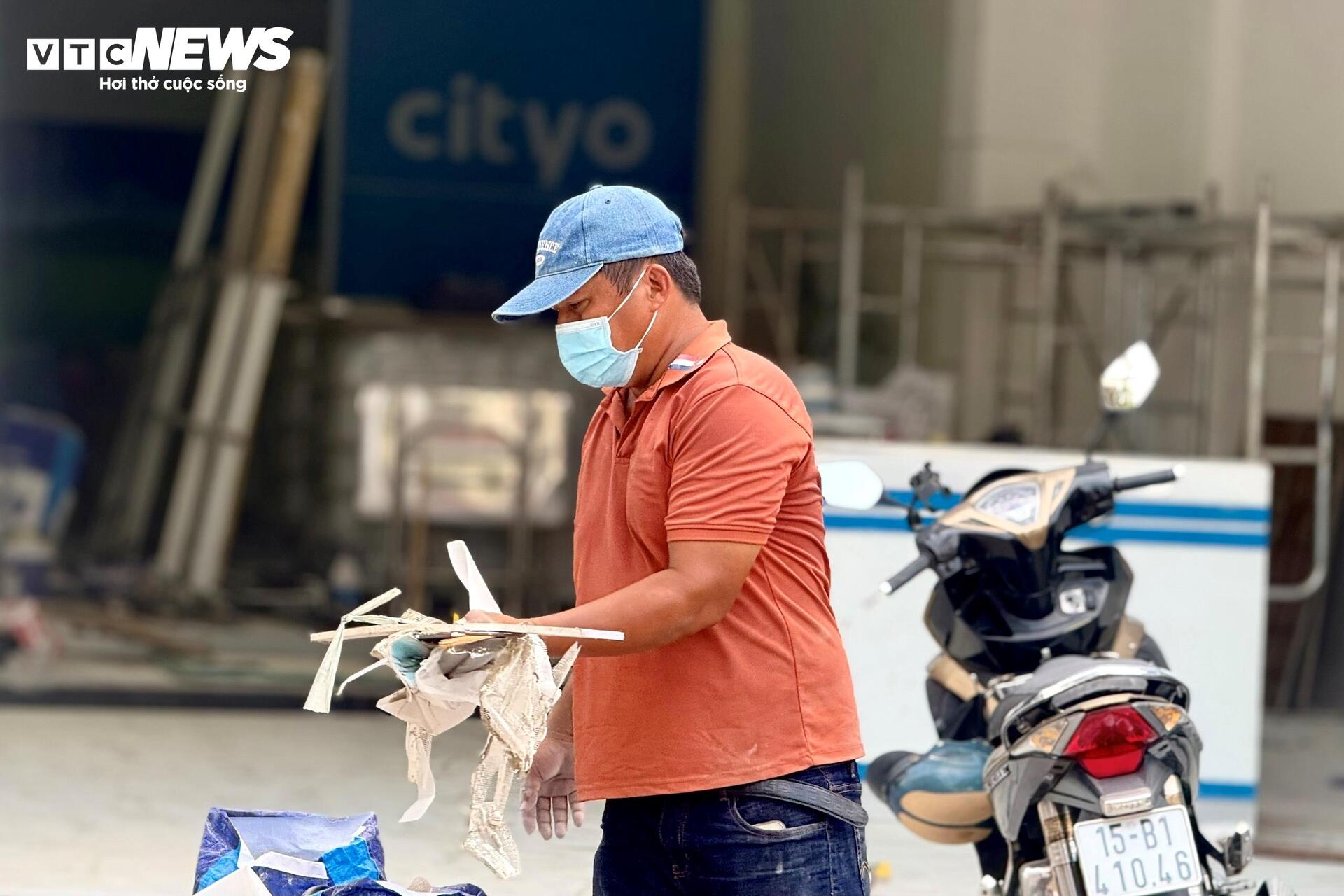 Người dân TP.HCM dỡ nhà, giao mặt bằng làm dự án Quốc lộ 13 mở rộng - Ảnh 7