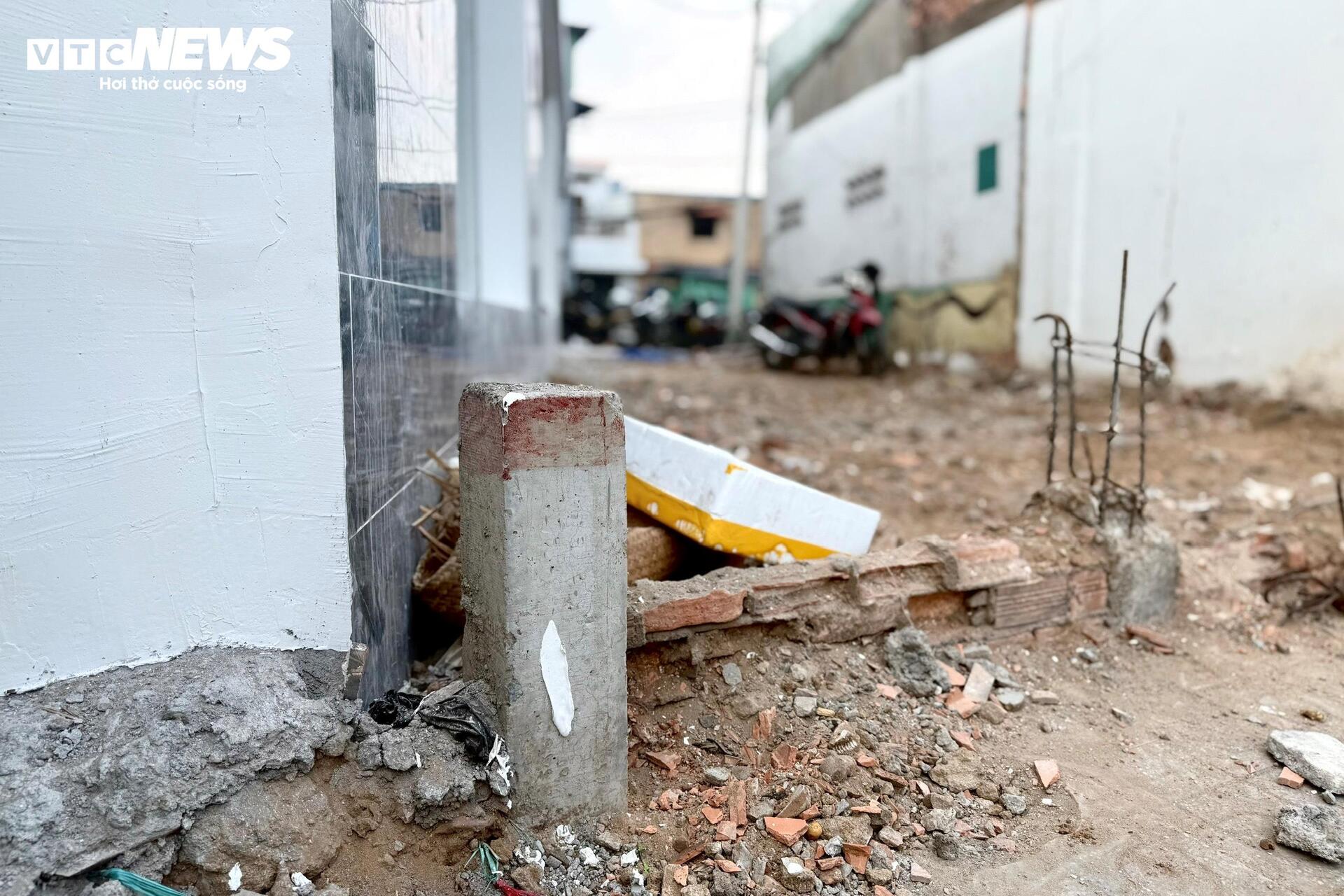 Người dân TP.HCM dỡ nhà, giao mặt bằng làm dự án Quốc lộ 13 mở rộng - Ảnh 11