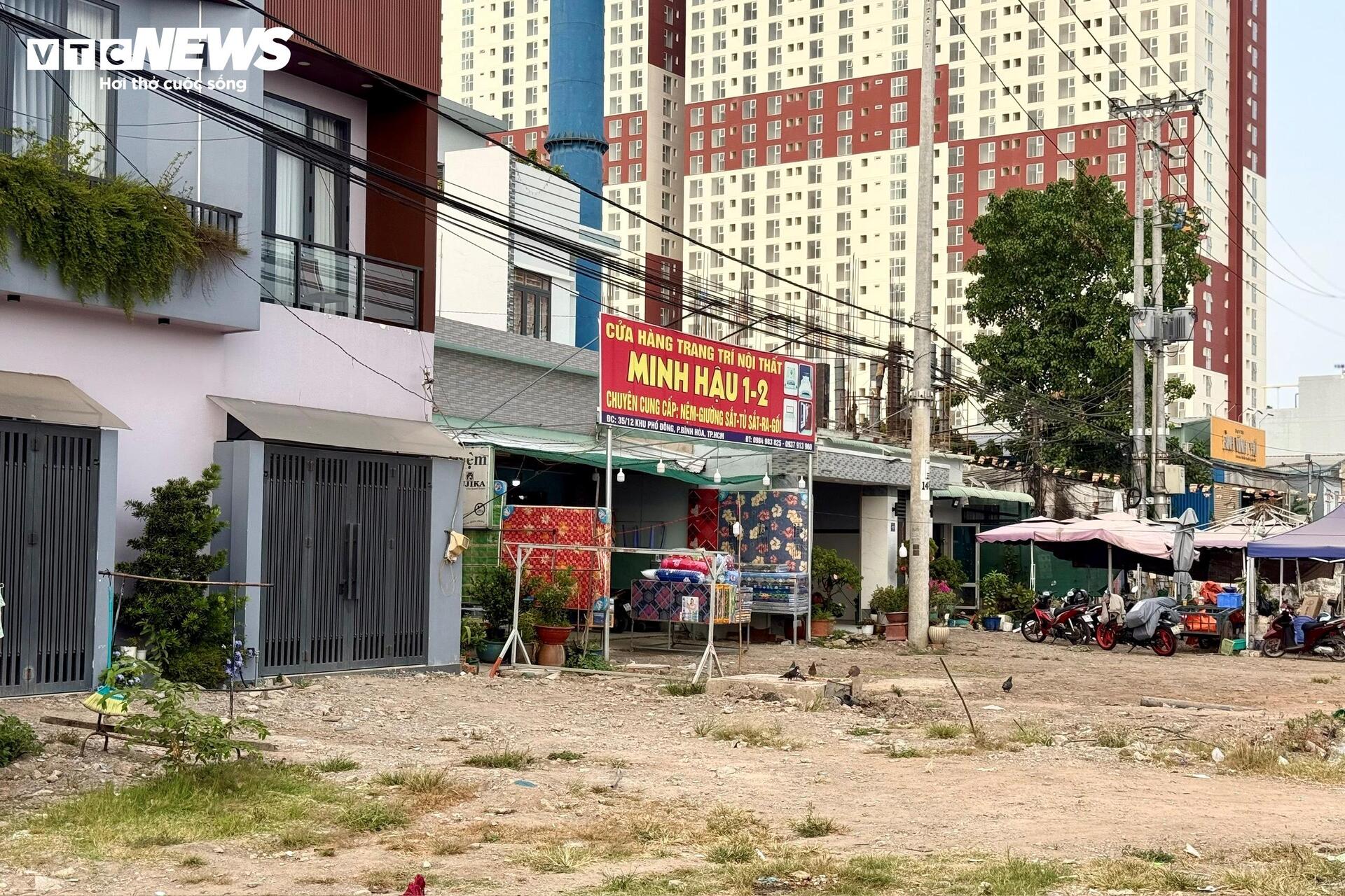 Người dân TP.HCM dỡ nhà, giao mặt bằng làm dự án Quốc lộ 13 mở rộng - Ảnh 20