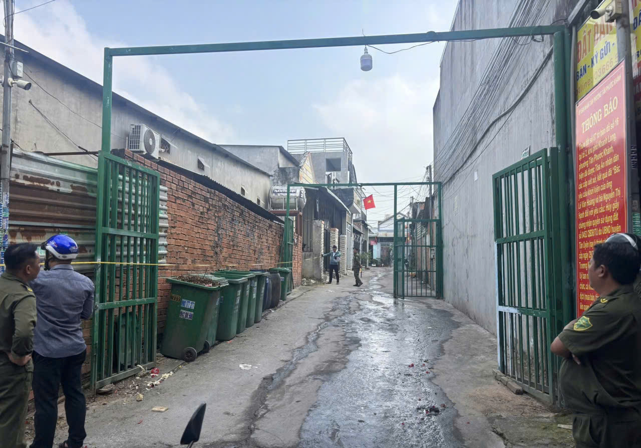 Cận cảnh hàng chục căn nhà “mọc” trên đất người khác ở TPHCM và nỗi lòng người lỡ mua - Ảnh 5