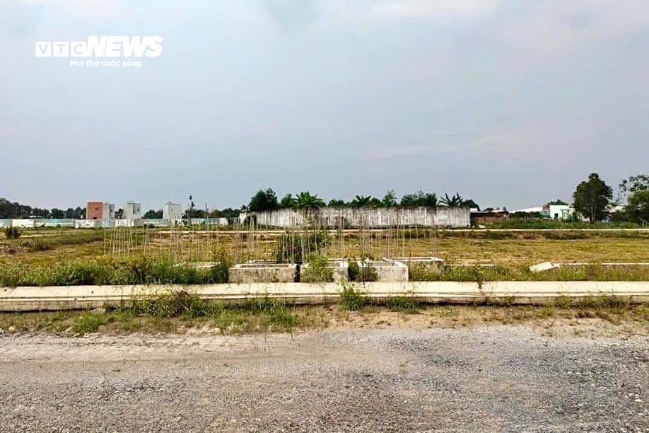 Đất nền phân lô 'chôn vốn' 4 năm, rao bán cắt lỗ không ai mua - Ảnh 1