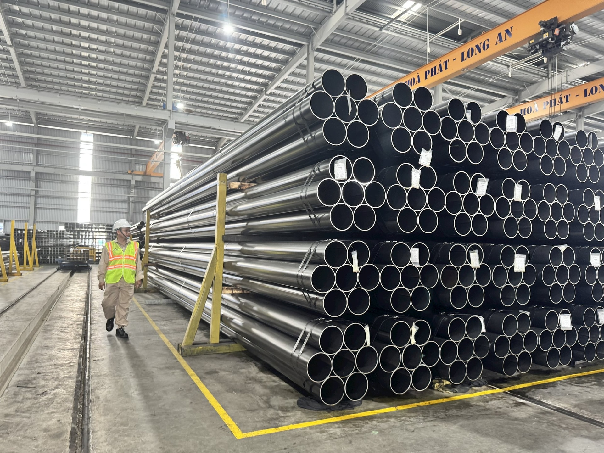 Tỷ phú Trần Đình Long khánh thành nhà máy 2.000 tỷ, sản lượng ống thép phía Nam lập kỷ lục mới - Ảnh 4