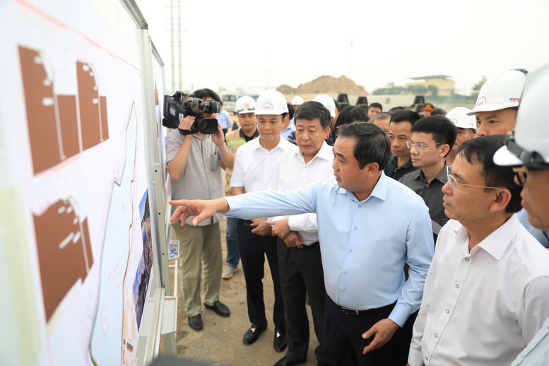 Bí thư Thành ủy Hà Nội Trần Đức Thắng kiểm tra tiến độ các dự án, công trình trọng điểm trên địa bàn Thủ đô - Ảnh 4