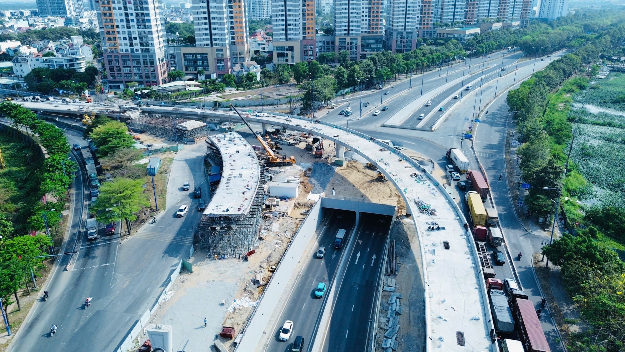 Hạng mục lớn thứ 4 nút giao An Phú về đích dịp 30-4 - Ảnh 4