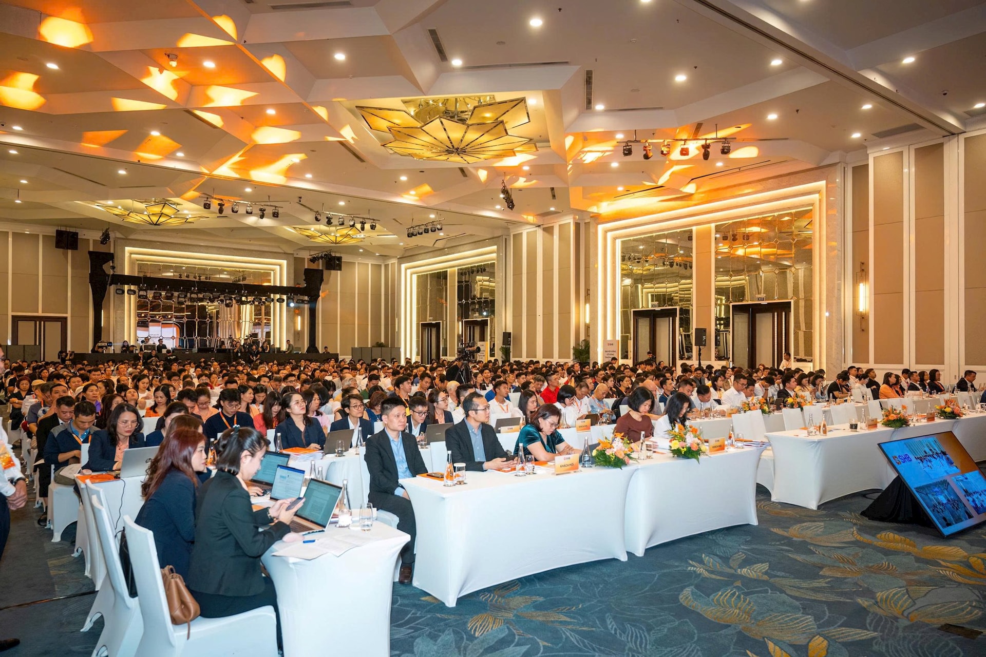 Đại hội cổ đông SHB: Phê duyệt kế hoạch cổ tức 16%, Ban lãnh đạo báo nhiều tin vui tới cổ đông - Ảnh 3